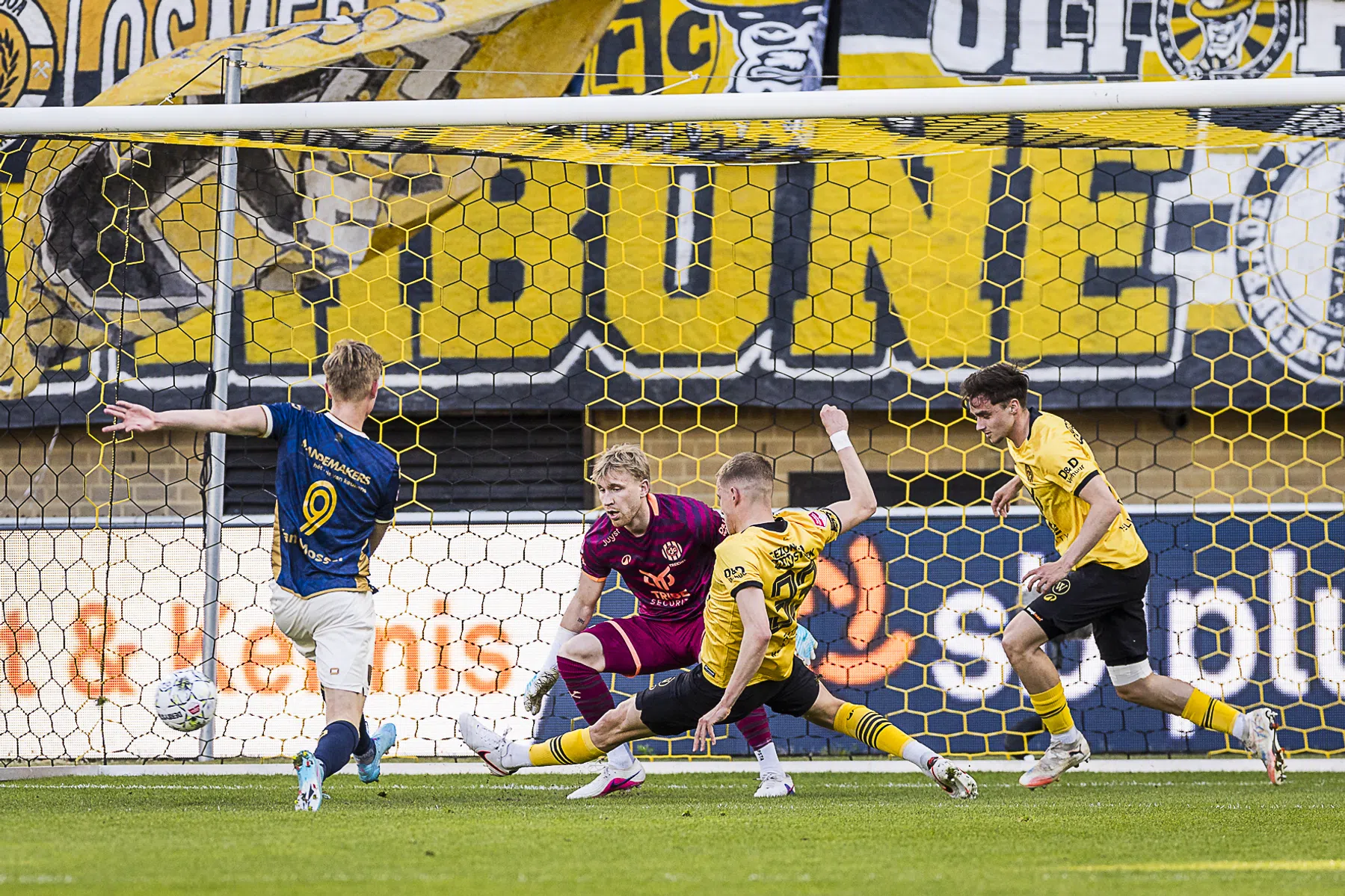 Roda JC ontsnapt diep in blessuretijd aan nederlaag tegen RKC Waalwijk
