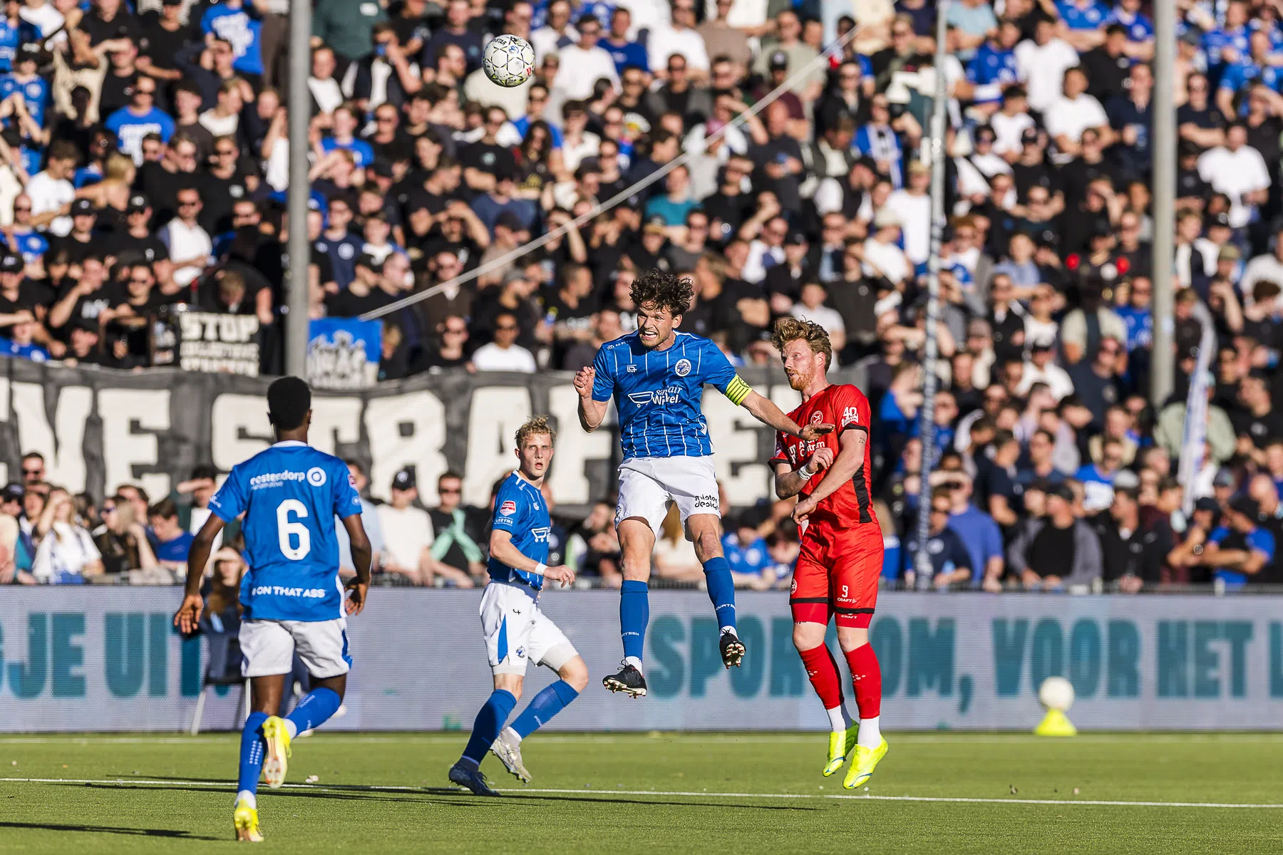 Almere City deelt Den Bosch flinke tik uit na voltooide comeback in de play-offs