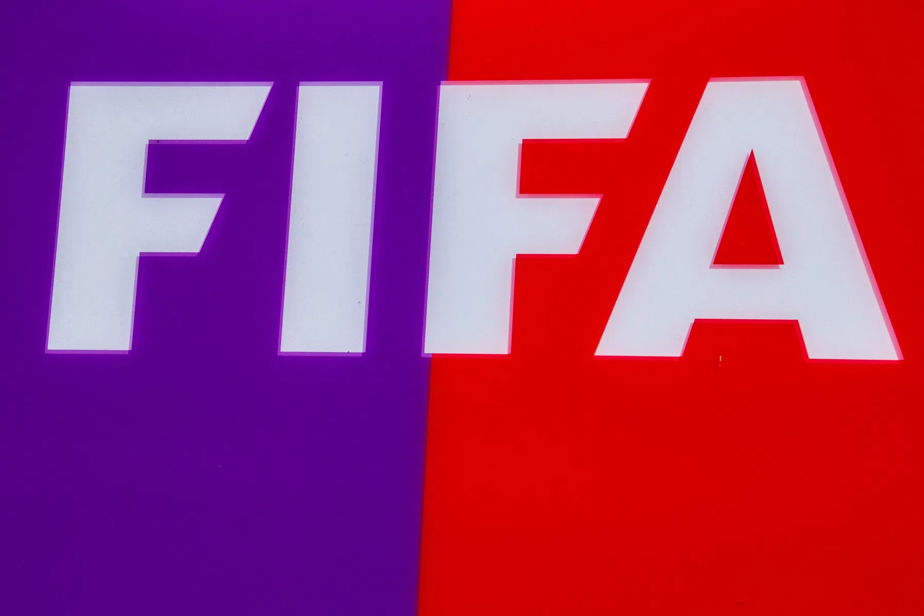 FIFA overweegt nieuwe regel: verplicht jeugdspeler op het veld