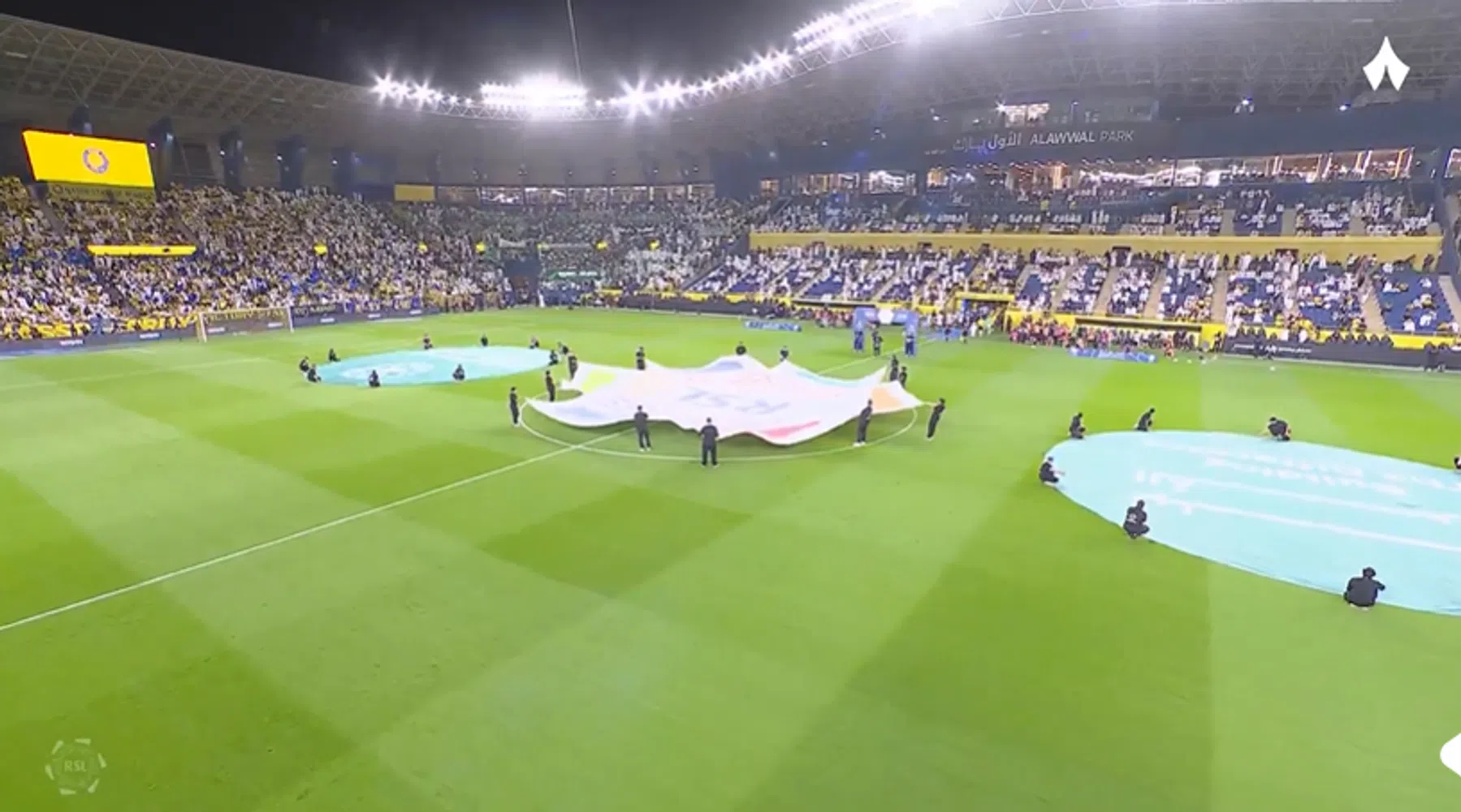 Mascottes pakken de hoofdrol voor wedstrijd Al-Nassr