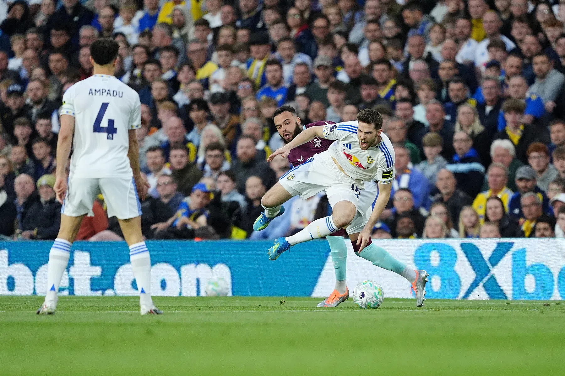 Spurs baalt: Leeds boekt eenvoudige zege op Flemming en Hartman