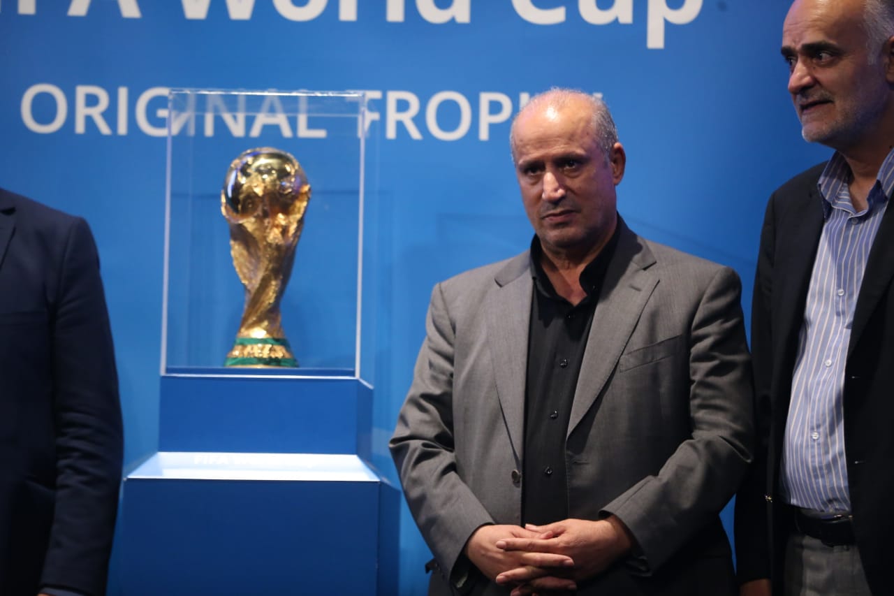 Bondsvoorzitter Iran woedend op FIFA: 'Nog nooit zó zwak zien optreden'