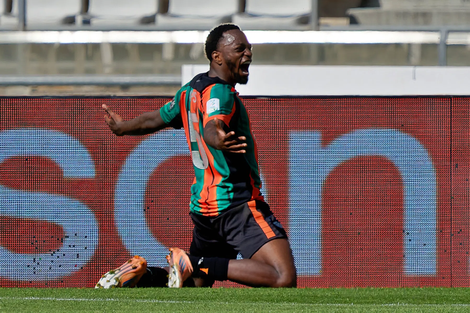 Haps promoveert met Venezia terug naar Serie A