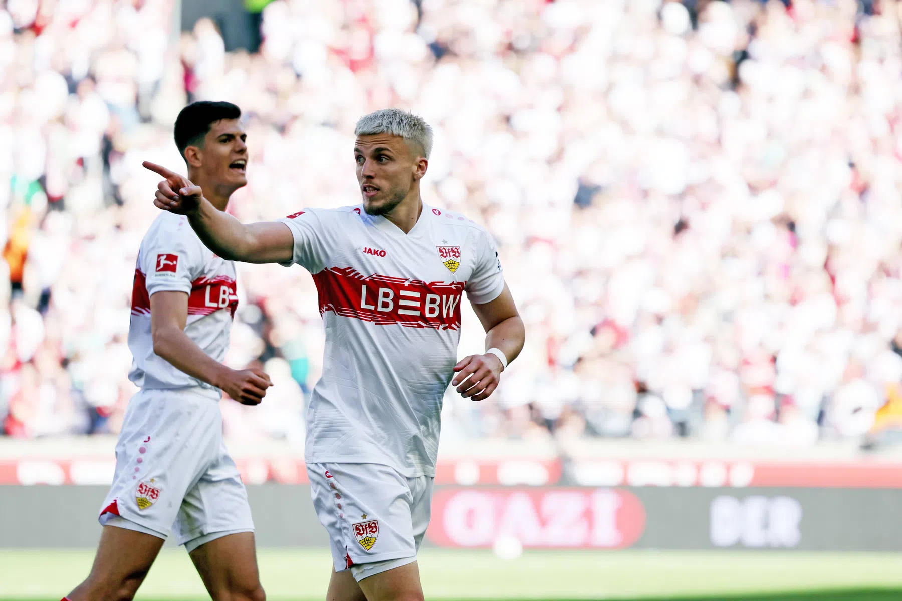 Stuttgart houdt concurrent Hoffenheim van zich af in strijd om Champions League