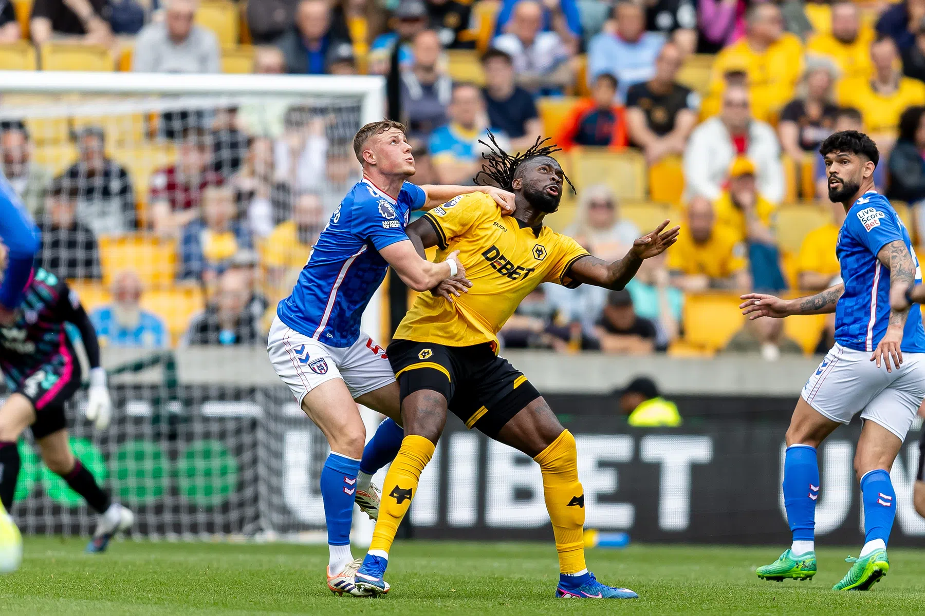 West Ham biedt Spurs hoop in degradatiestrijd, nieuw harentrekincident bij Wolves