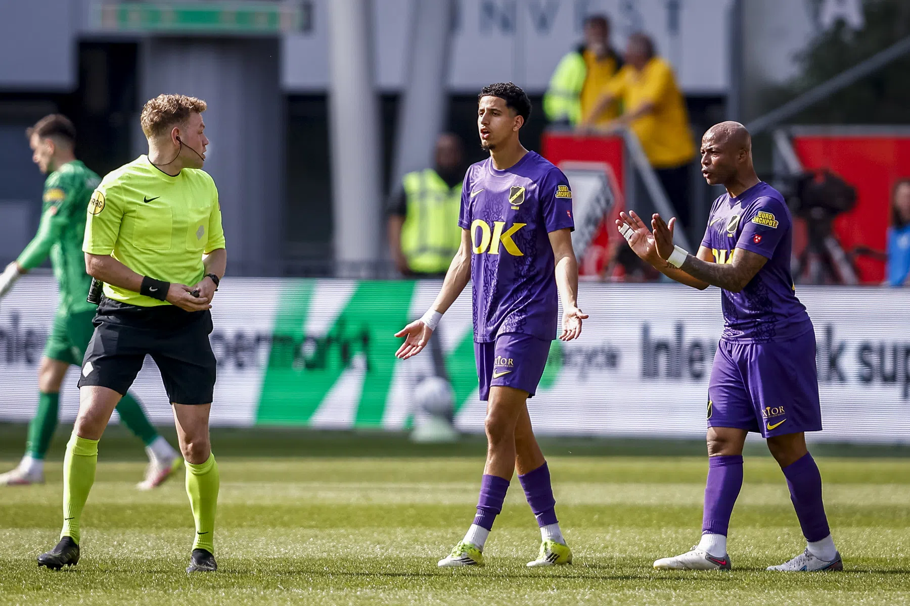 Degradatie dreigt voor NAC: tiental gaat in slotfase ten onder bij FC Utrecht