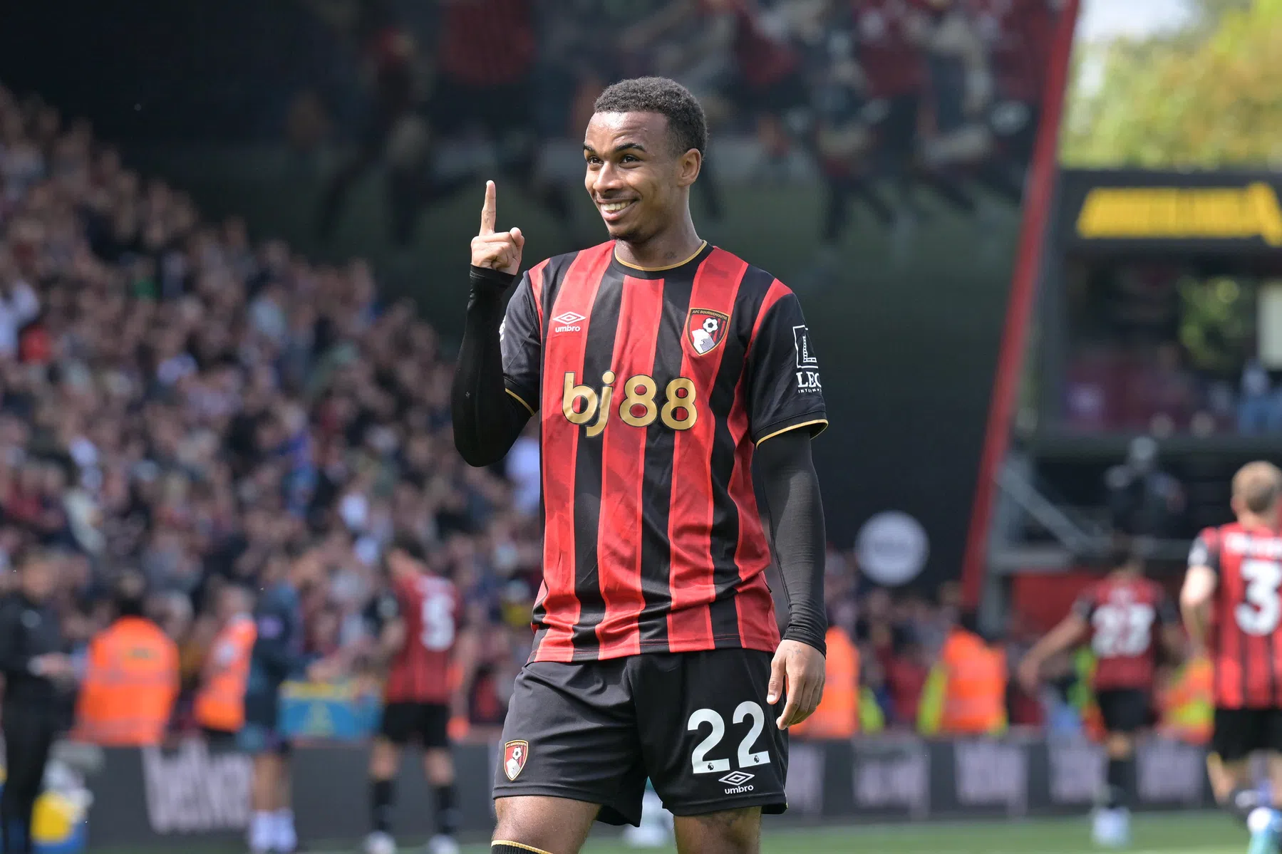 Bournemouth verslaat Palace en blijft in race voor eerste Europese ticket ooit