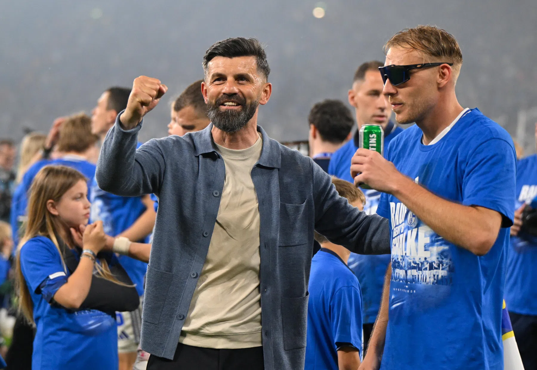 Schalke is terug waar het thuishoort: 'Zag heel veel fans met tranen in de ogen'