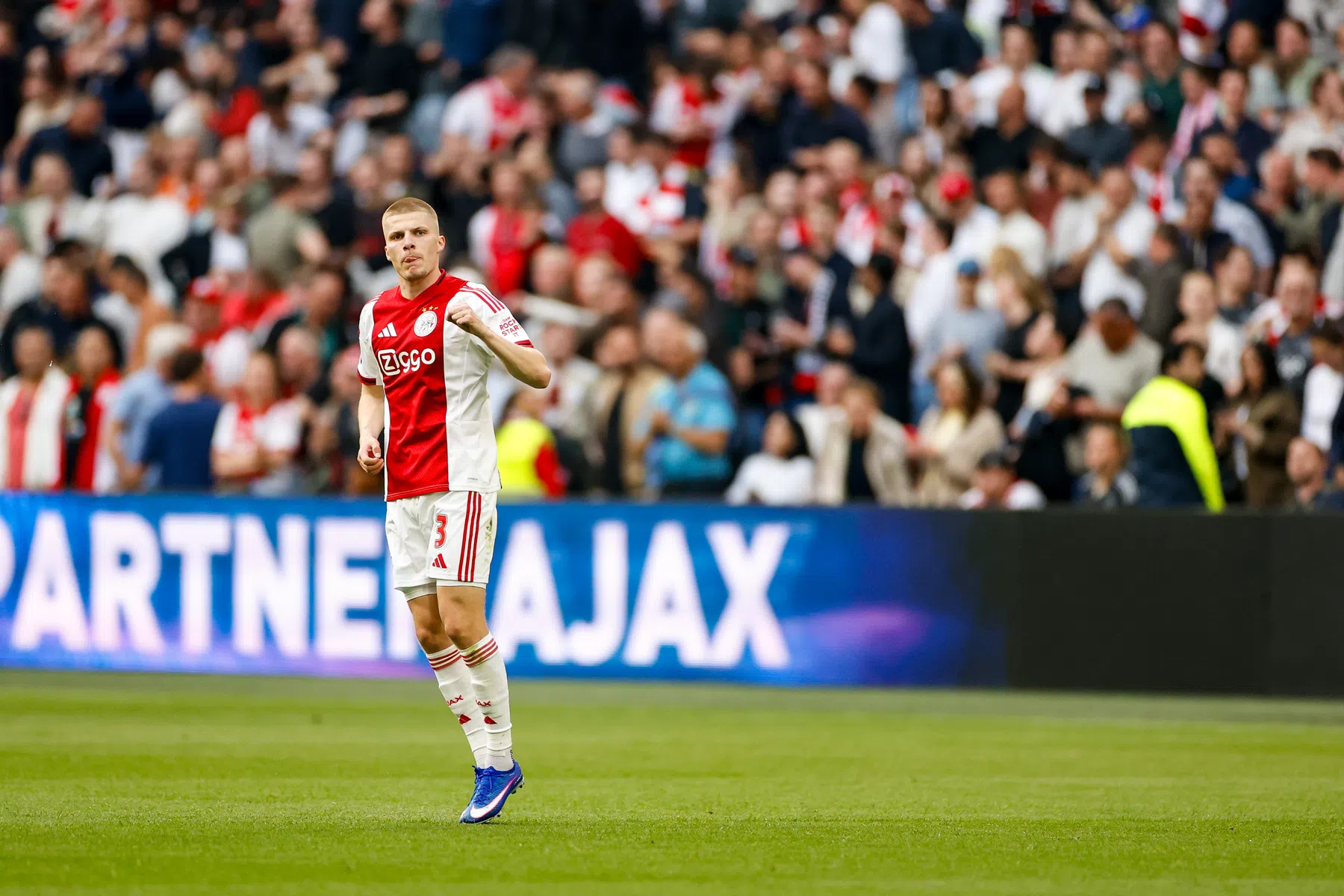 Gaaei flikt het opnieuw bij Ajax: 'Urenlang geoefend met m'n broer'