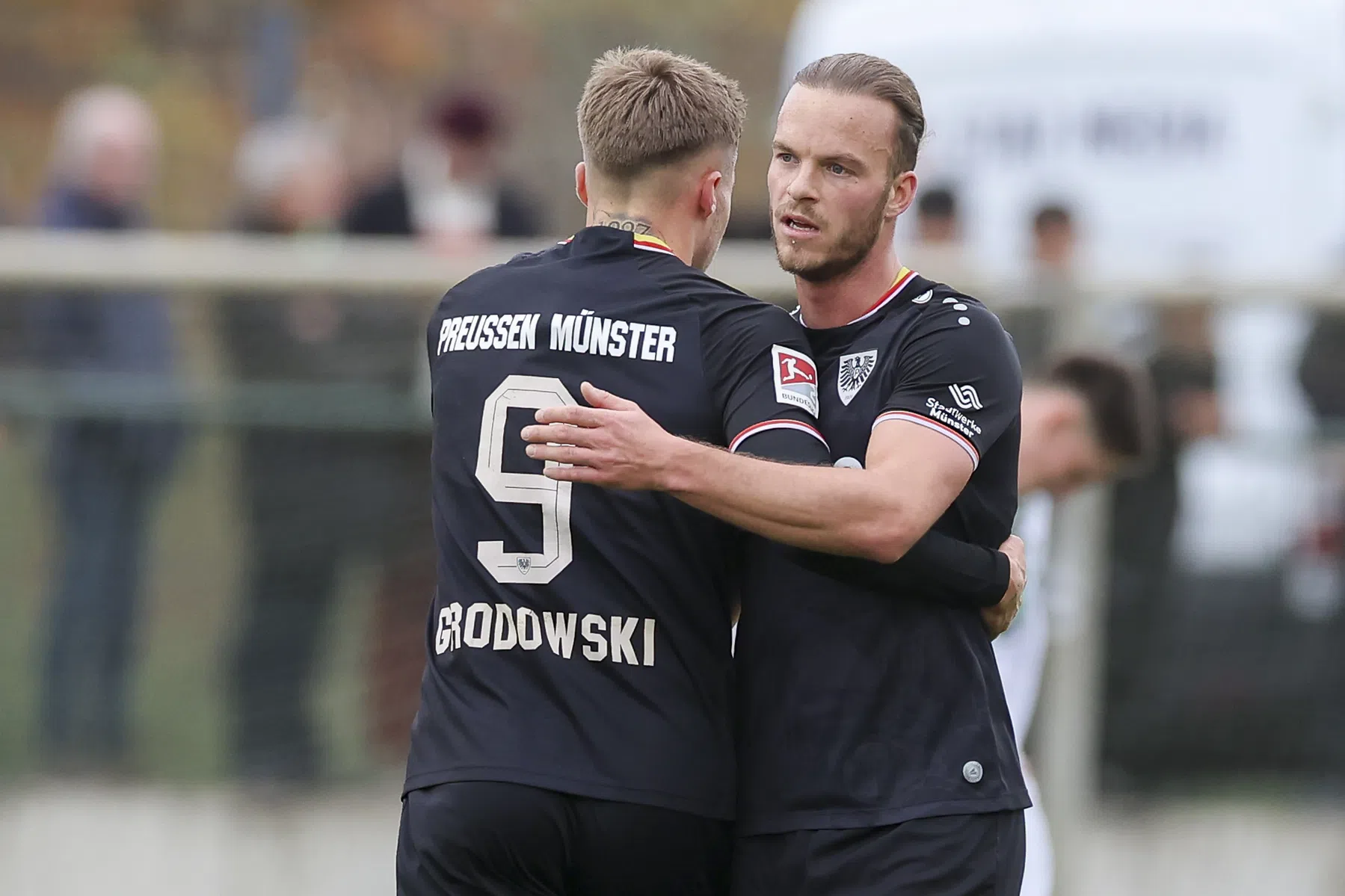 Wereldgoal Jorrit Hendrix houdt Preussen Münster in leven