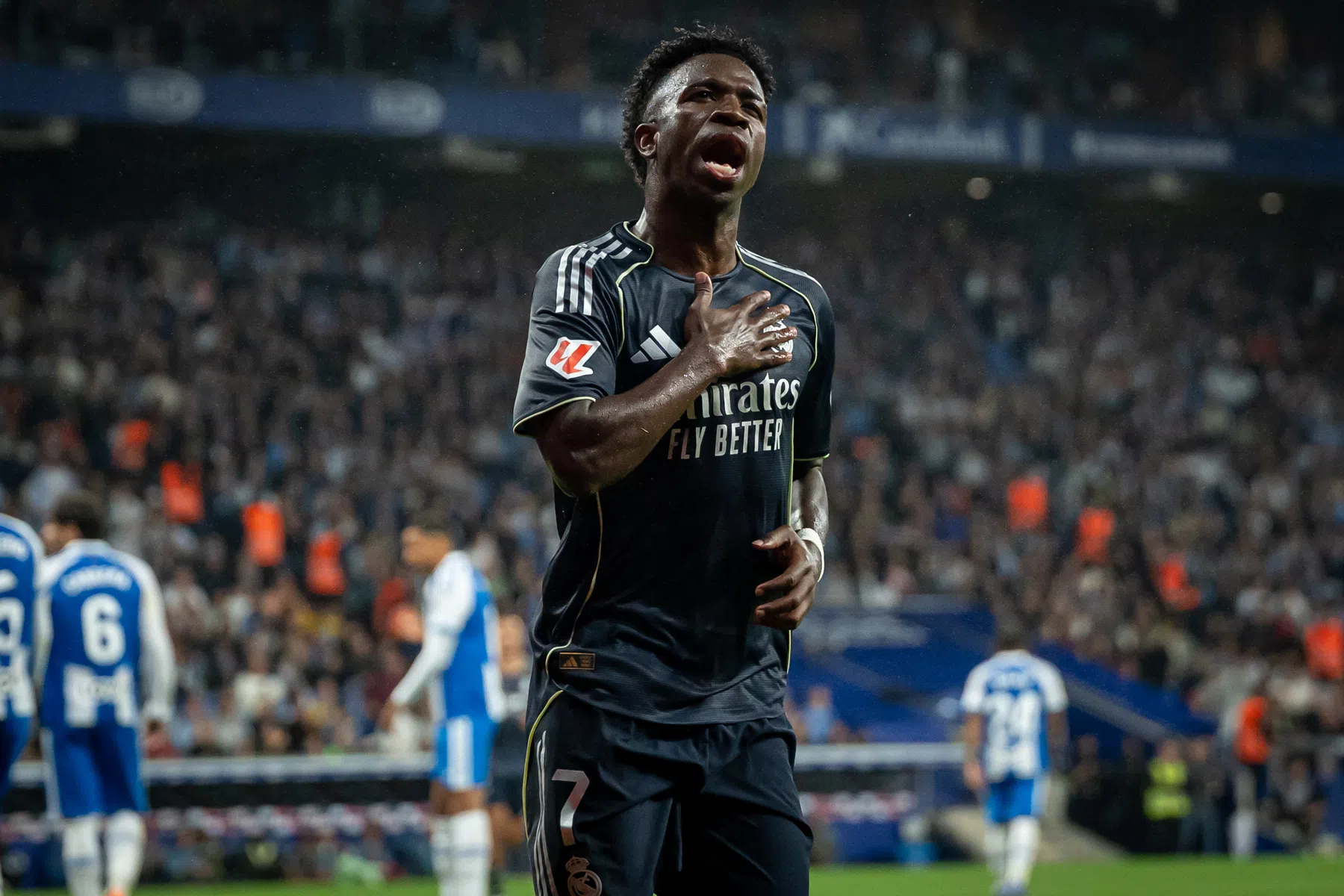 Vinicius doet na mijlpaal en richting Clasico belofte aan Real-fans