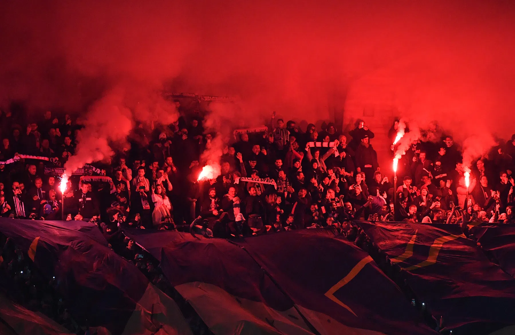 Nieuw voetbalfeest vangt aan in de CL: kies tussen Bayern en PSG!