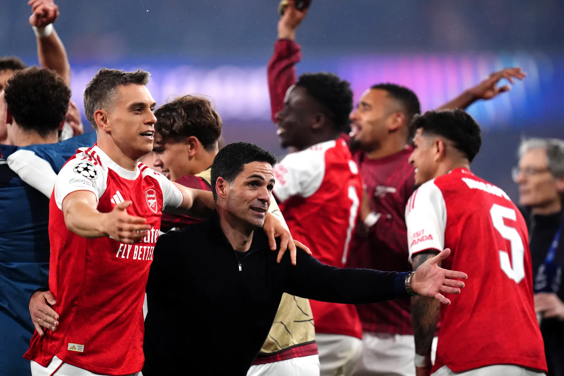 Arsenal en Arteta bejubeld in Engeland: 'Dit is waar ze van droomden'