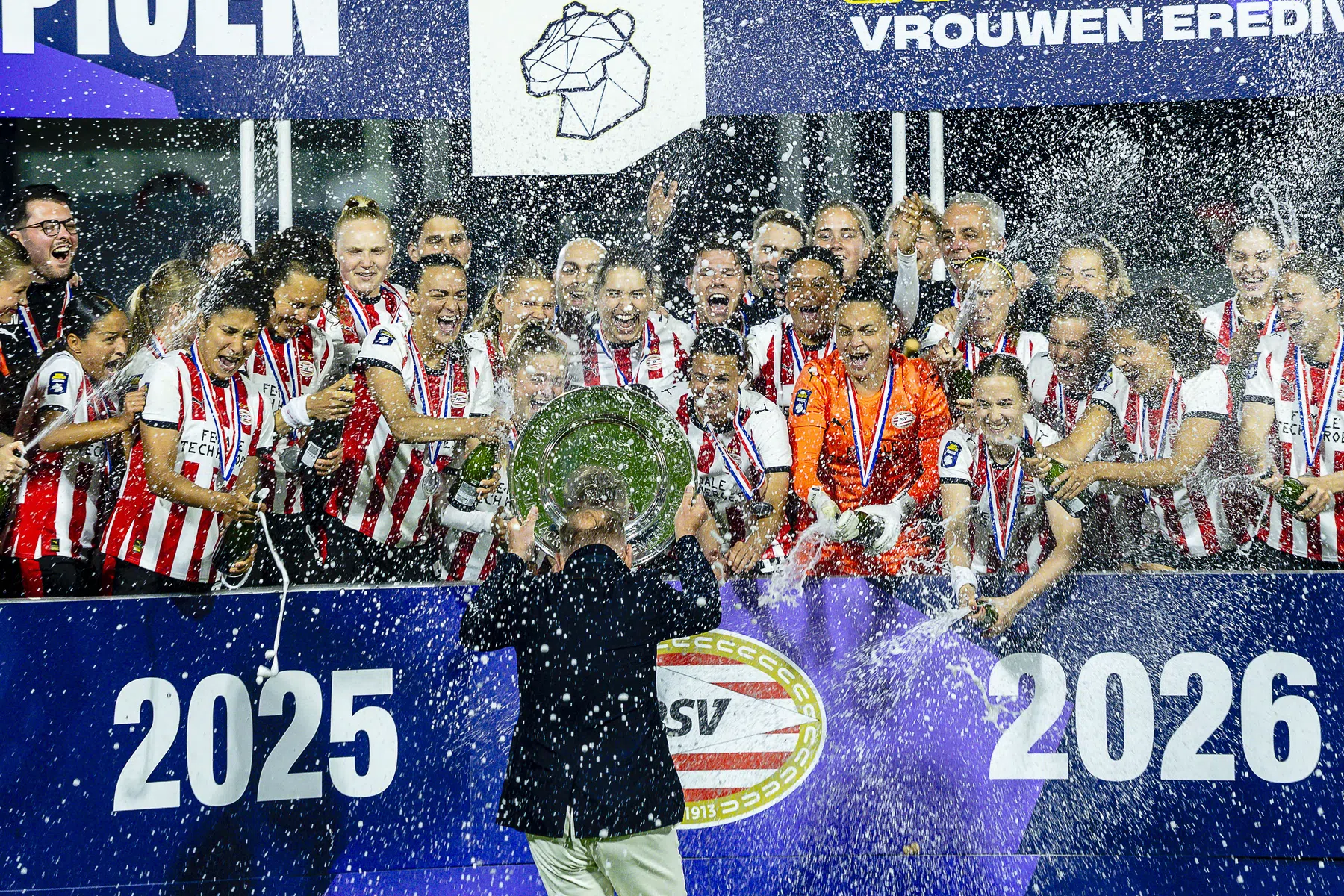 Unieke titel voor vrouwen van PSV