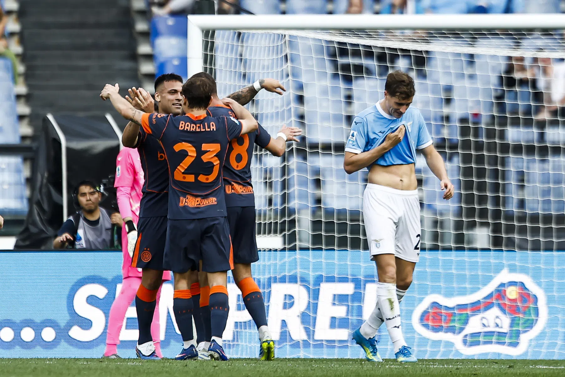 Kampioen Inter rekent eenvoudig af met tien man van Lazio