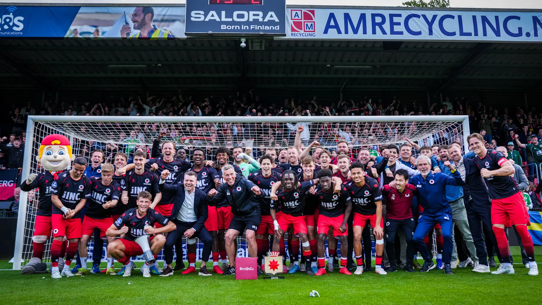 Afzwaaiende Van Duinen glimt van trots: 'Laat Excelsior goed achter'