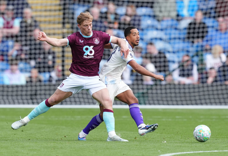 Flemming zit Aston Villa dwars met tiende goal in Premier League