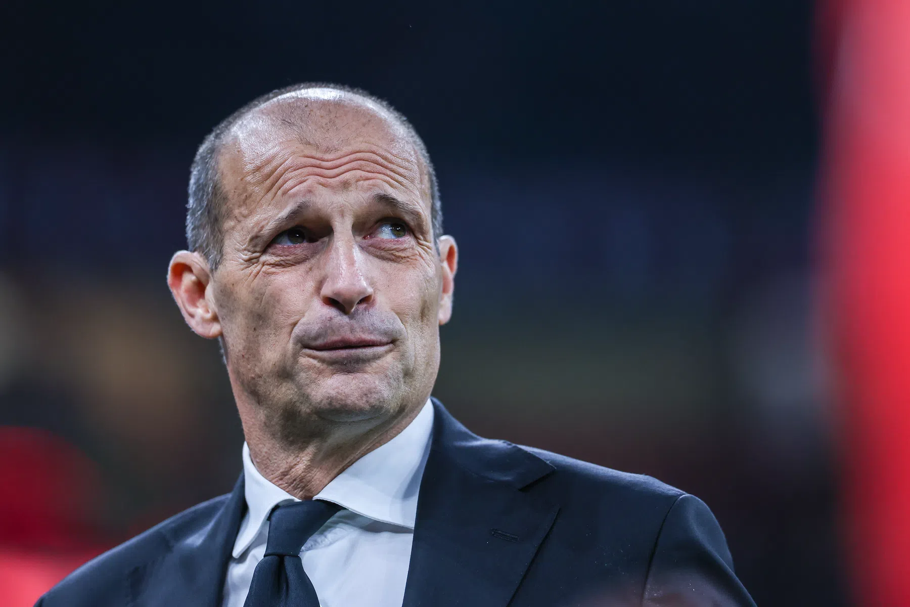 'Druk bij Milan stijgt tot kookpunt: selectie voor onbekende tijd opgesloten'