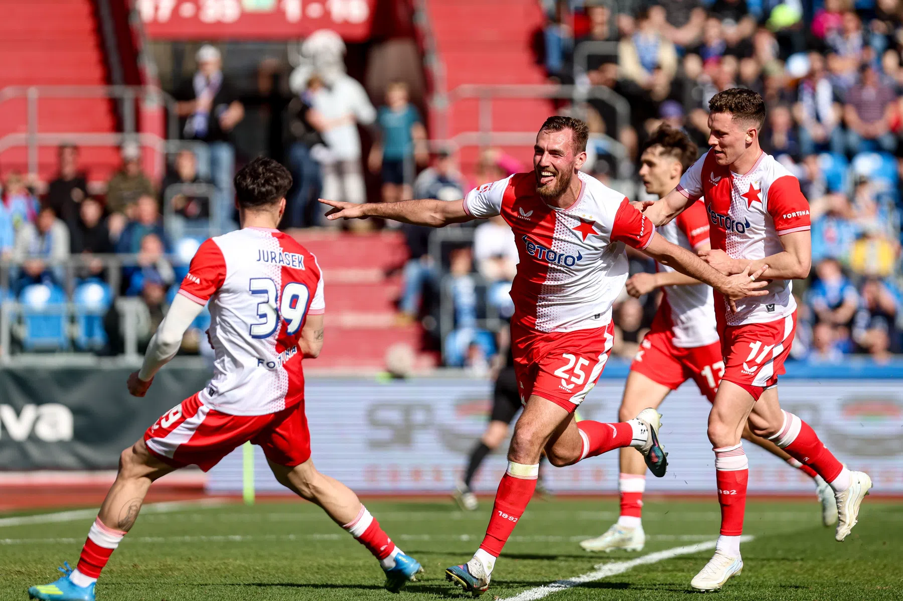 Nieuw hoofdstuk na ontspoorde derby: clubtopscorer niet meer welkom bij Slavia