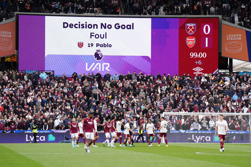 Webb steunt 'belangrijkste VAR-beslissing van Premier League-tijdperk'
