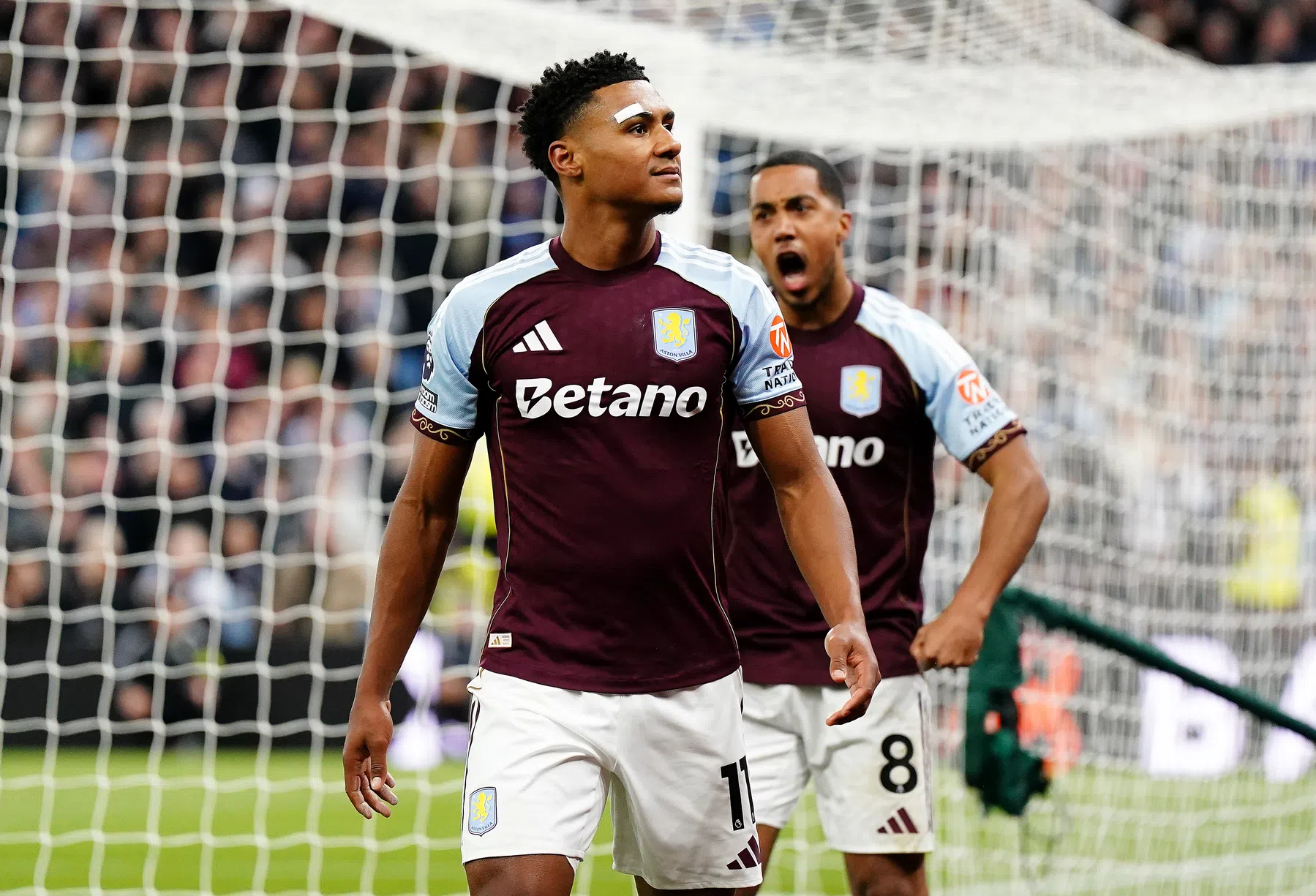 Liverpool ondanks goals Van Dijk nog niet zeker van Champions League, Villa wel