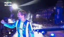 Thumbnail for article: De Jong in tranen op titelfeest Porto: Portugese media vermoeden afscheid