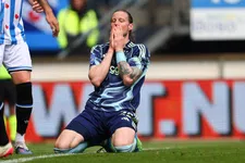 Ajax bijt zich in waterballet stuk op Heerenveen en gaat play-offs in