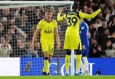 Tottenham bibbert na derbyverlies: degradatiespook waart rond voor slotduel