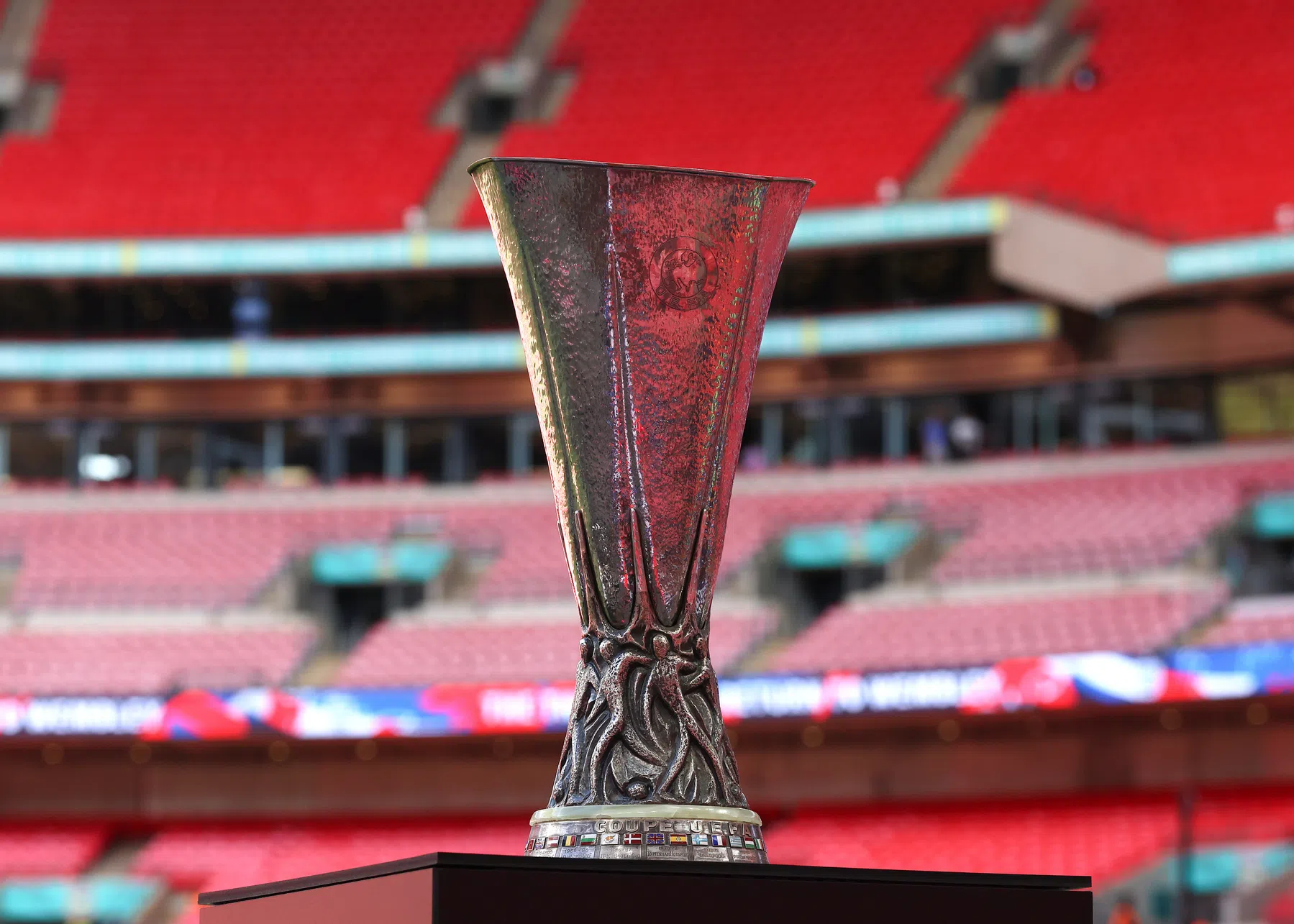 Kies je Europa League-winnaar: €50 voor Freiburg of Aston Villa!