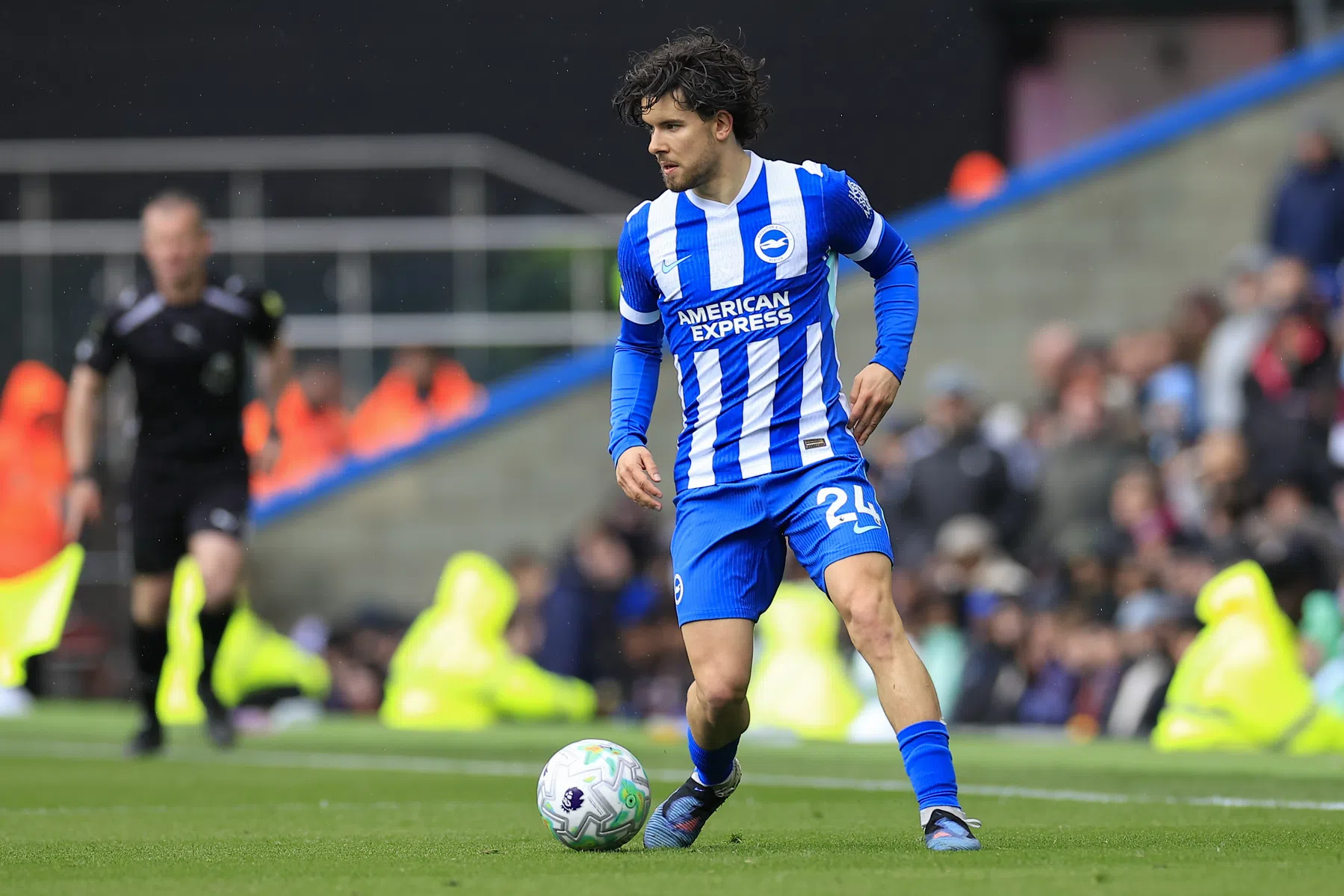 Kadioglu Speler van het Jaar bij Brighton: 'Verdedigend vooruitgegaan'
