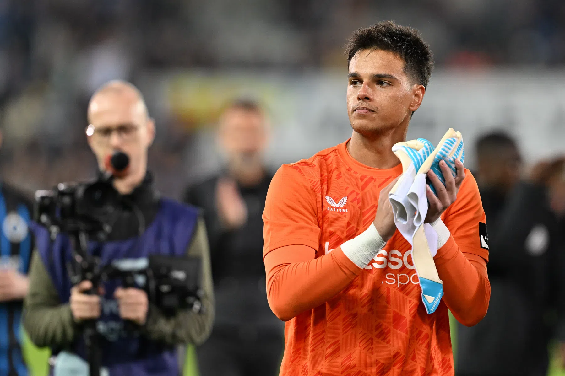 Club Brugge laat doelman Van den Heuvel transfervrij gaan