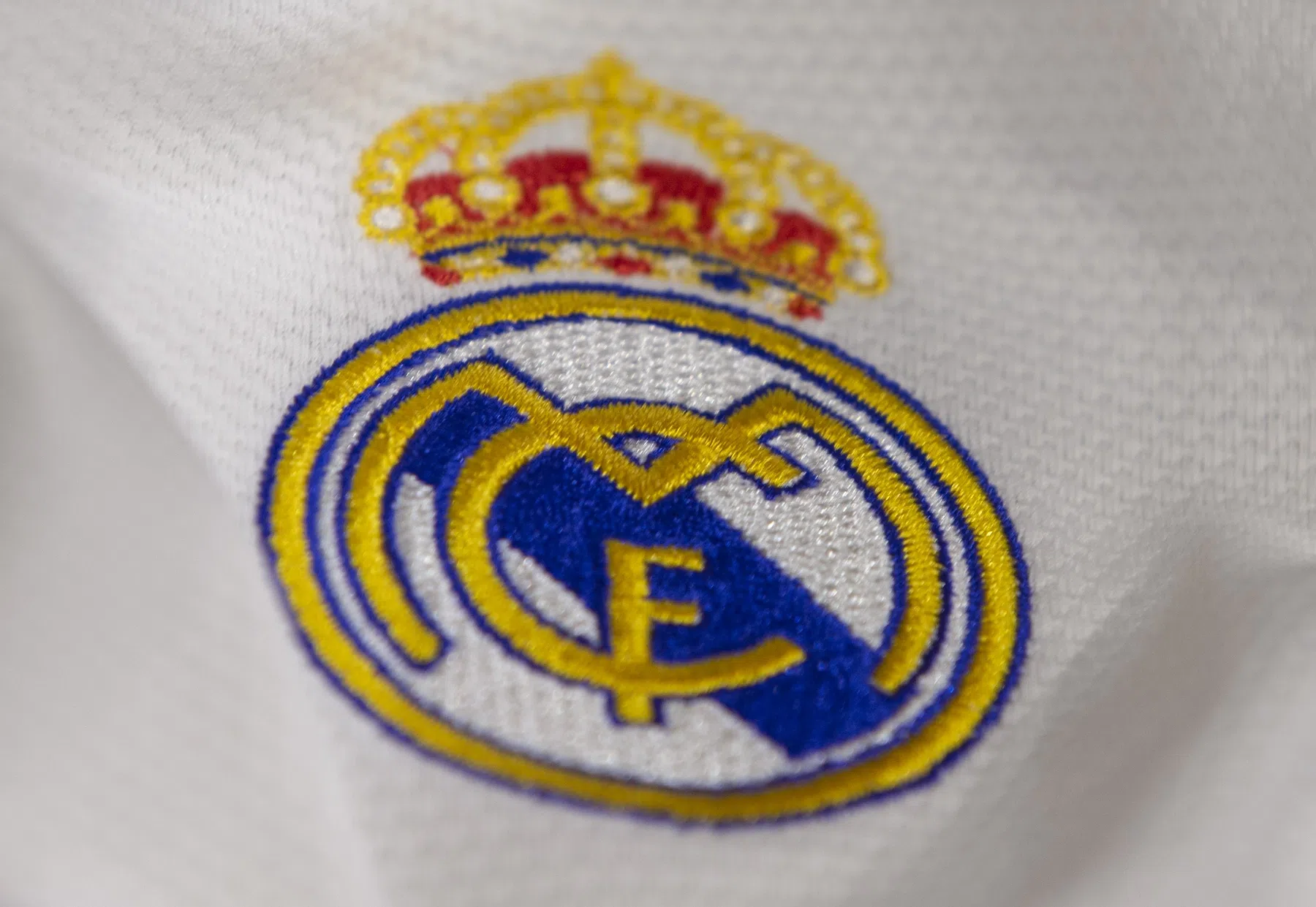 Real Madrid lanceert nieuw thuistenue en brengt ook hondenvariant uit