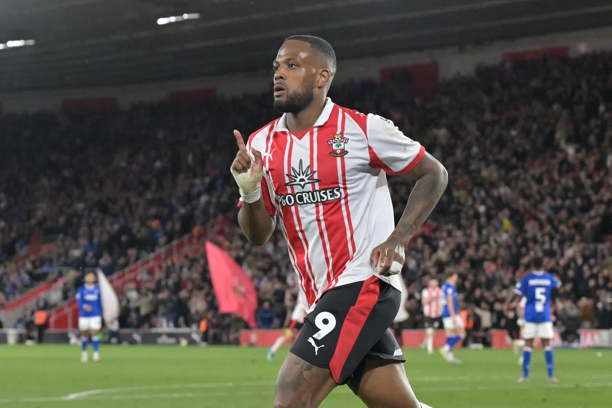 Southampton neemt opgeleefde Larin definitief over