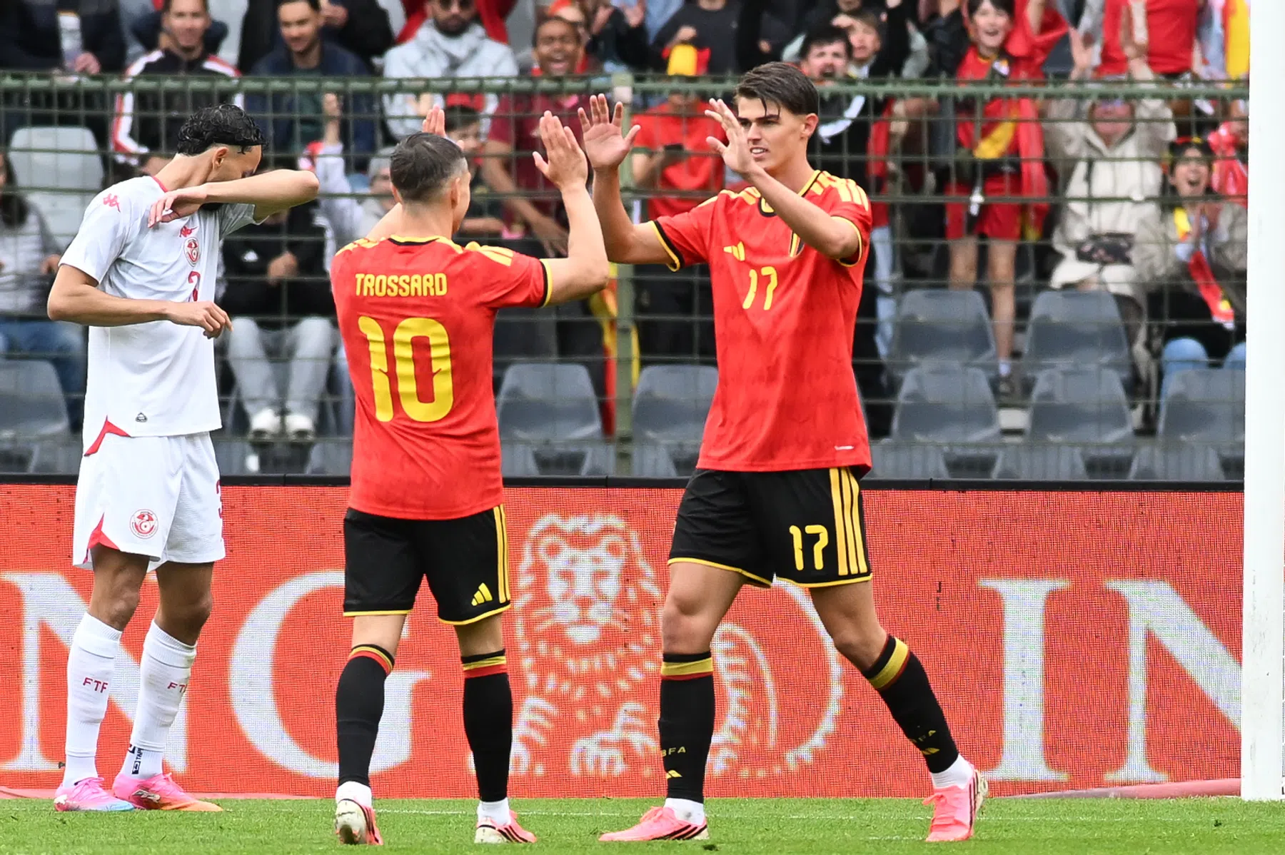 België ruim langs Oranje-opponent Tunesië in uitzwaaiwedstrijd