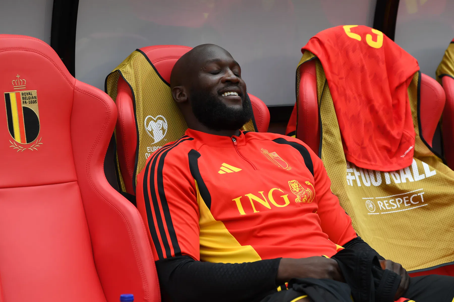 Lukaku kan weer lachen bij Belgie: 'Dat ik hier sta, is een mirakel'