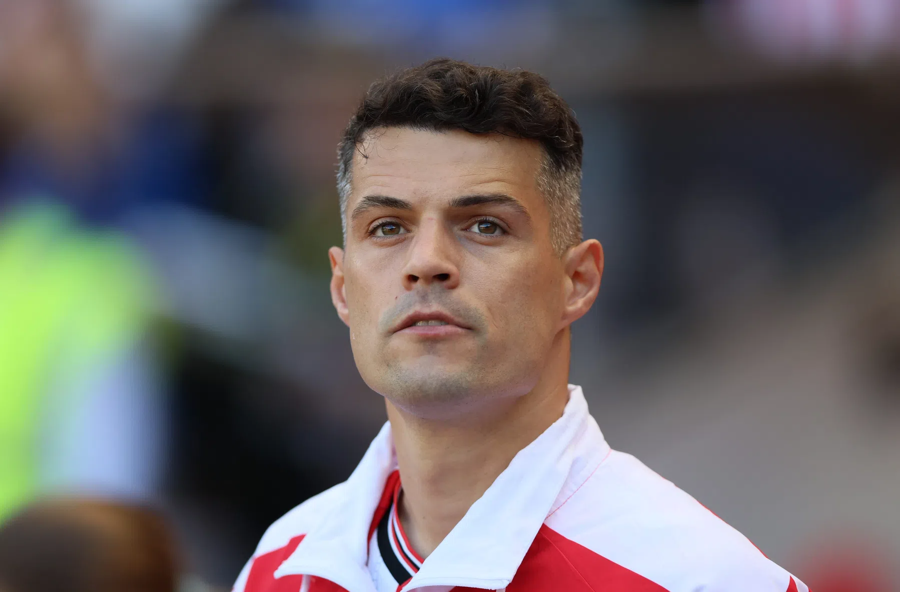 Xhaka slaat alarm bij Zwitsers: 'We moeten wakker worden' 