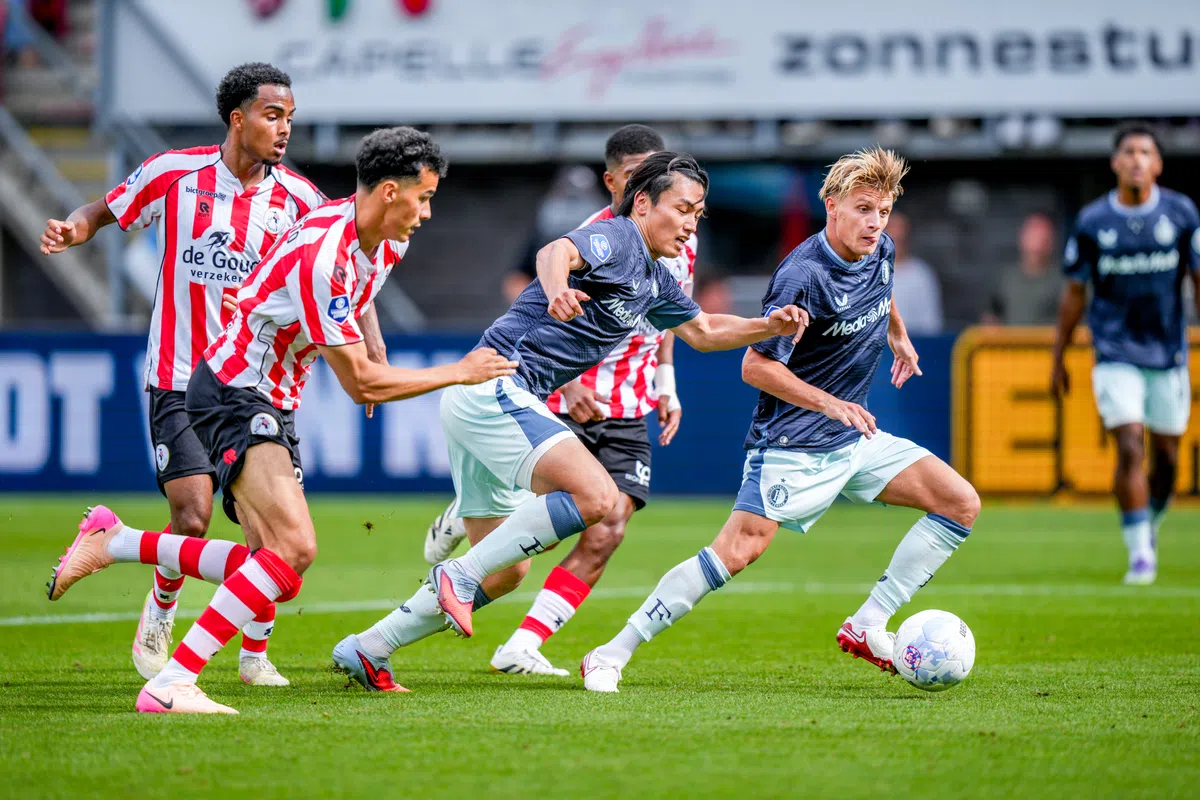 Eerste speelronde Eredivisie: Feyenoord begint met stadsderby, Ajax naar Zwolle