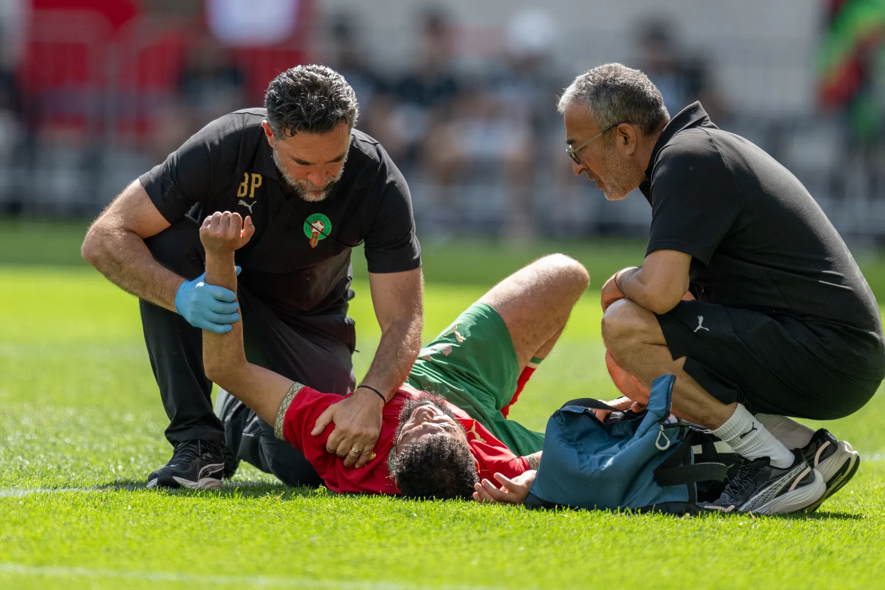 Opluchting voor Marokko: 'Blessures Mazraoui en Ezzalzouli vallen mee'