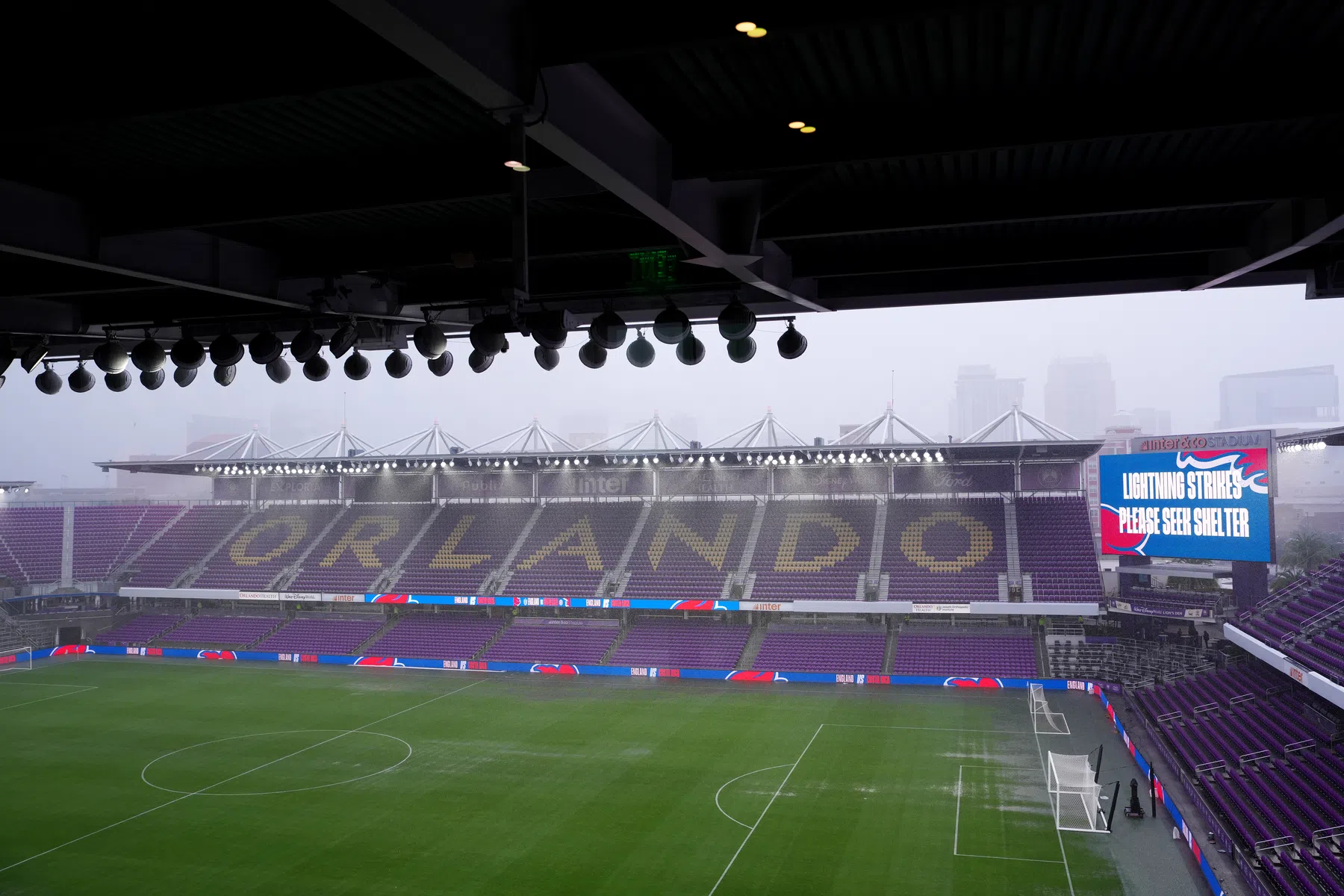 Aftrap Engeland - Costa Rica uitgesteld vanwege hondenweer in Florida
