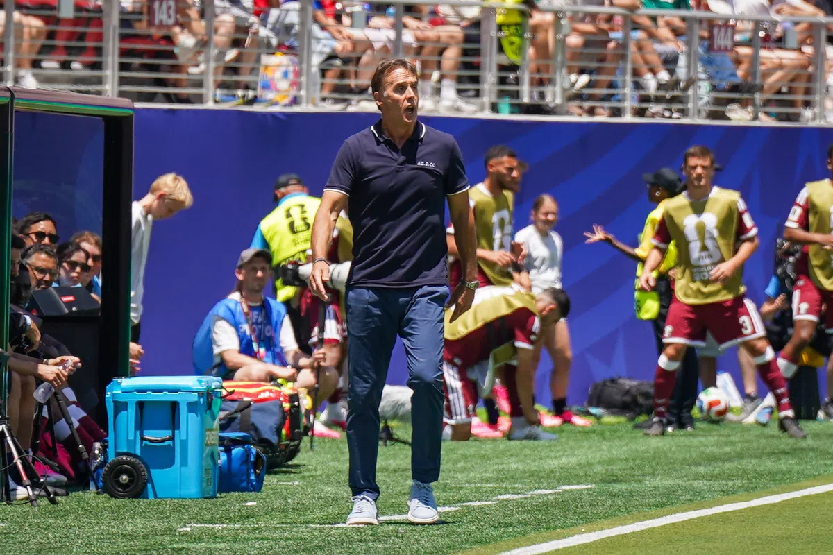 Le point historique du Qatar suscite l'émotion chez Lopetegui