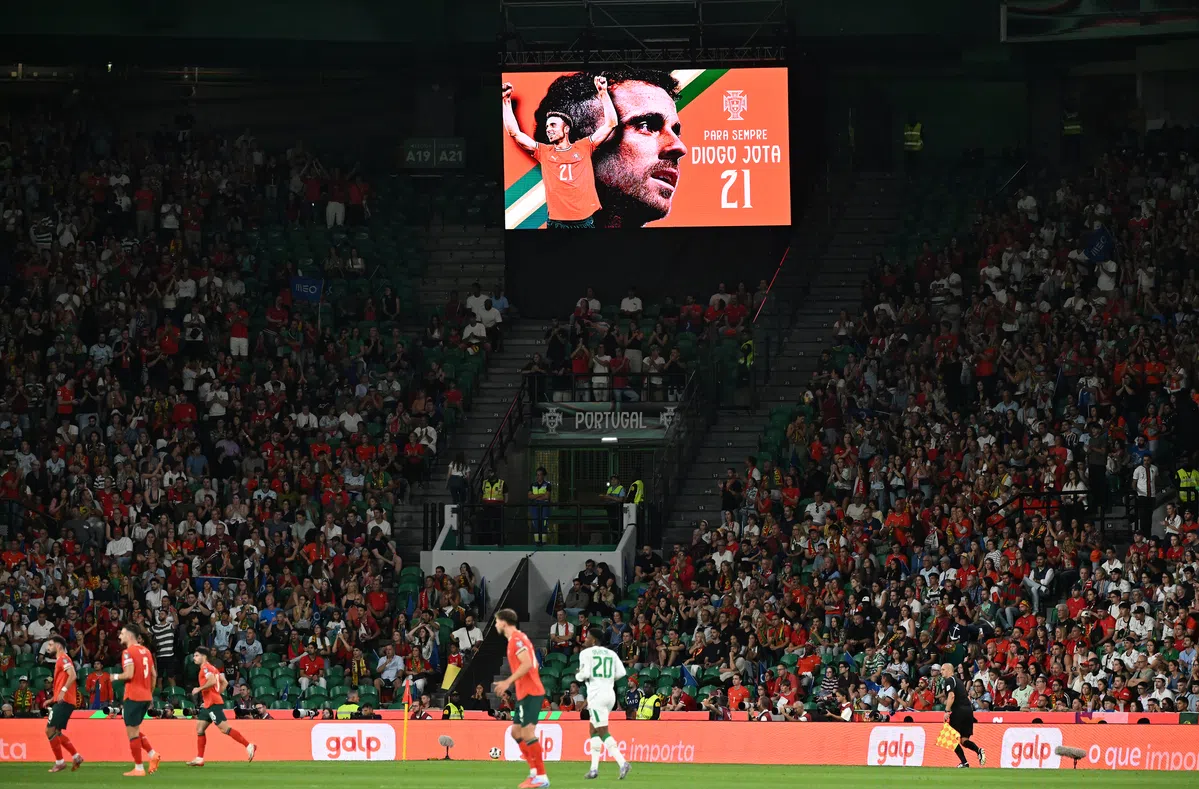 Bồ Đào Nha tưởng niệm Jota tại World Cup với vòng tay đặc biệt