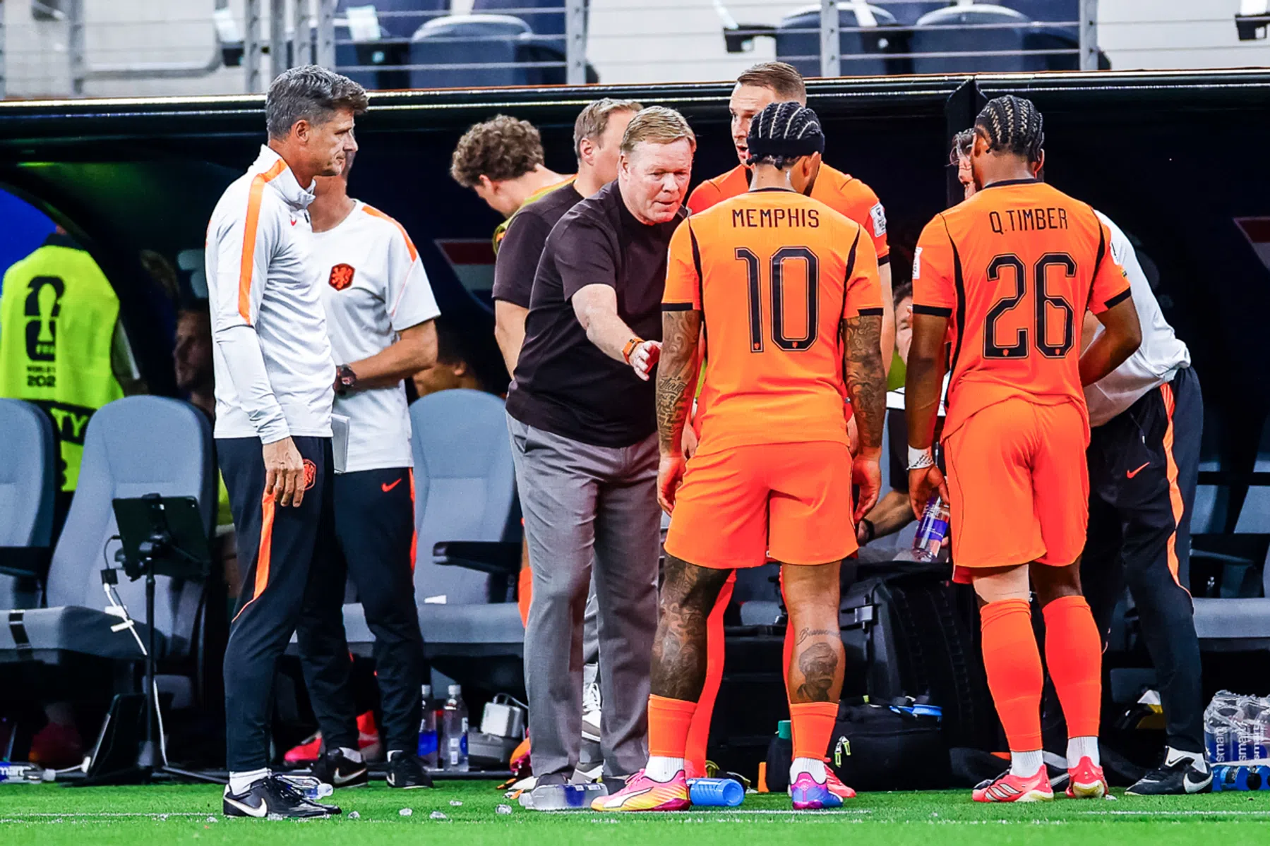 De week van Oranje: buiten het veld moediger dan erbinnen