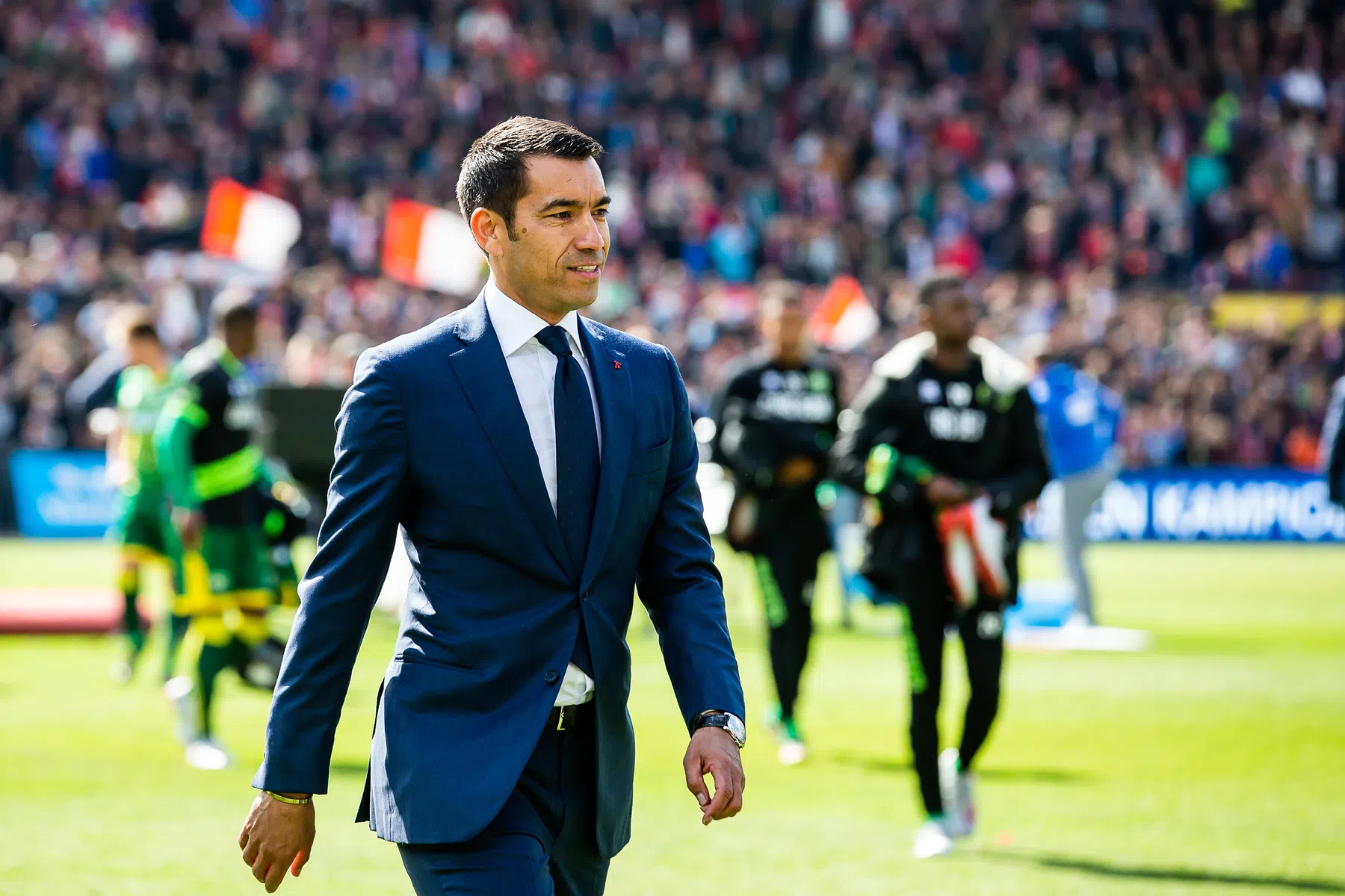 Feyenoord dicht bij rentree succescoach Van Bronckhorst als trainer