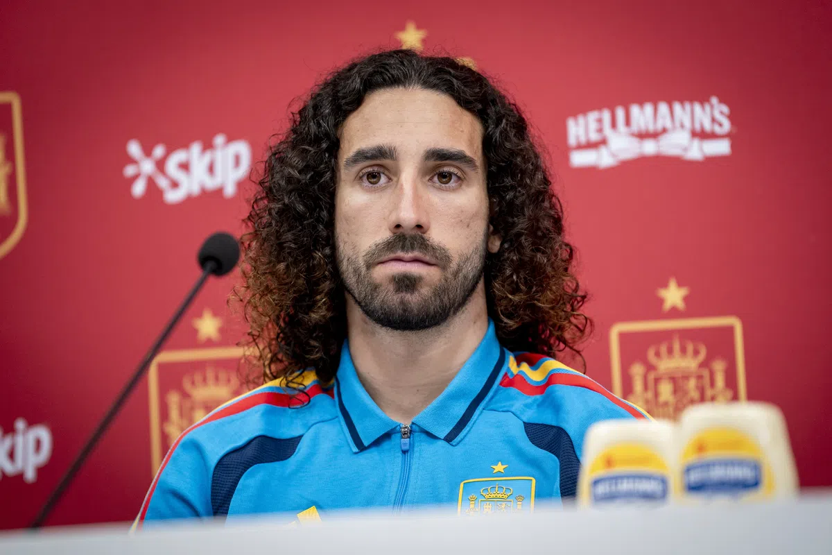 Cầu thủ Cucurella thực hiện chuyển nhượng lớn tới Real Madrid trong ngày diễn ra World Cup