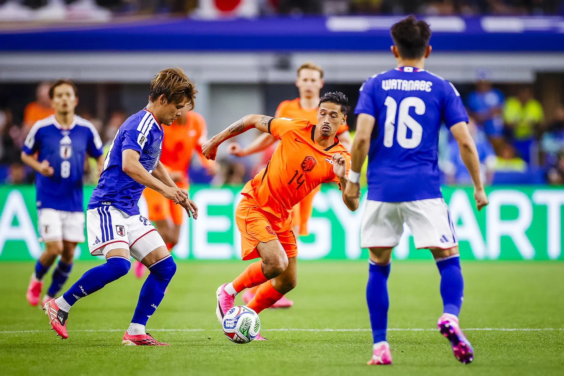 Reijnders blij met omzetting op Oranje-middenveld: 'Het staat net wat beter'