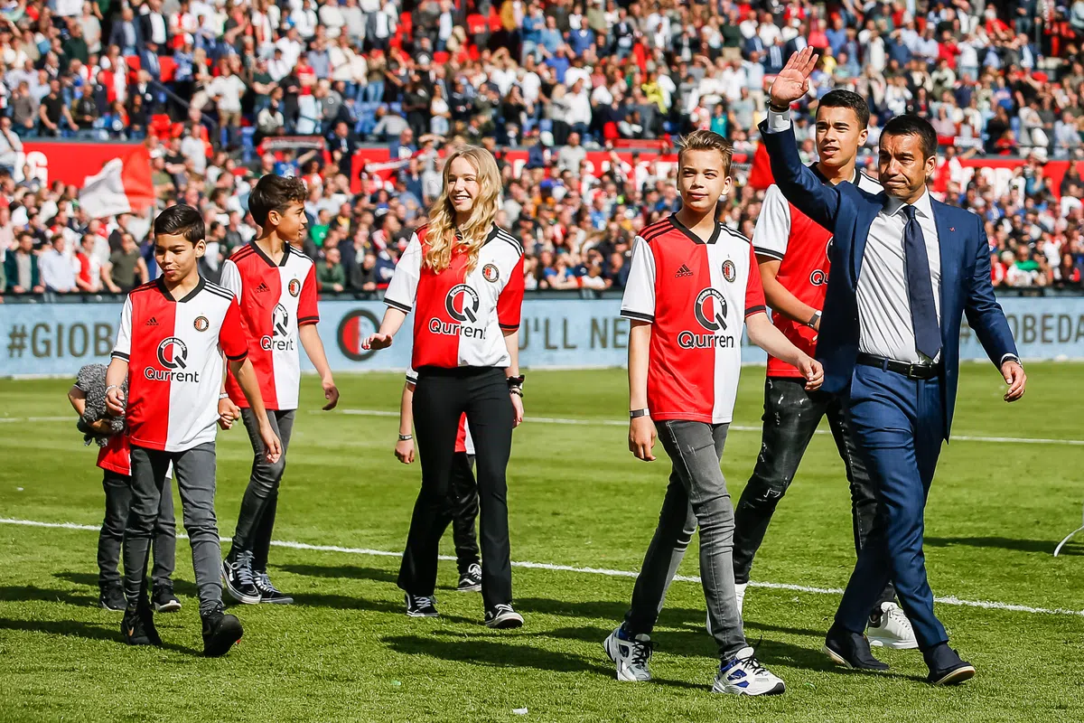 Feyenoordக்கு மீண்டும் தலைமைப் பயிற்சியாளராக Giovanni van Bronckhorst: “மீண்டும் உள்ளே ஒரு சலசலப்பு தொடங்கியது”