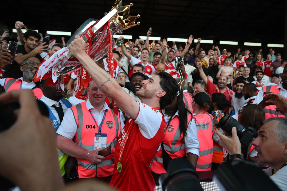 L'Arsenal inizia la difesa del titolo contro una neopromossa, inizio favorevole per Carrick