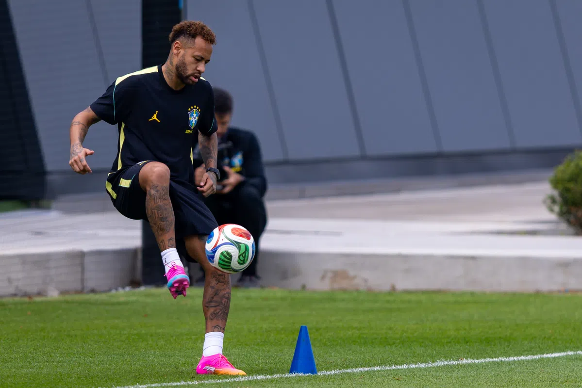 Heavy criticism for Brazilian captain Neymar, who returns for the match against Scotland