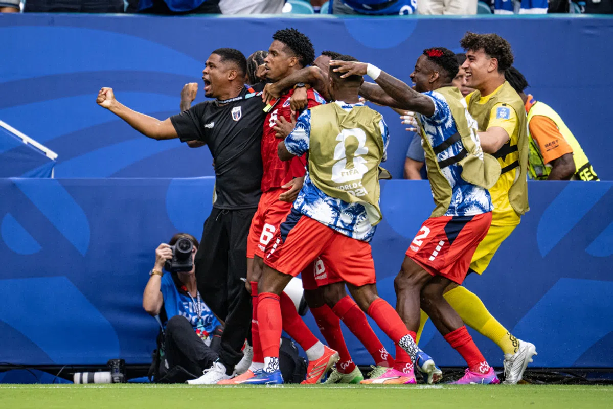 Cape Verde gây sốc trước Uruguay, hòa 2-2