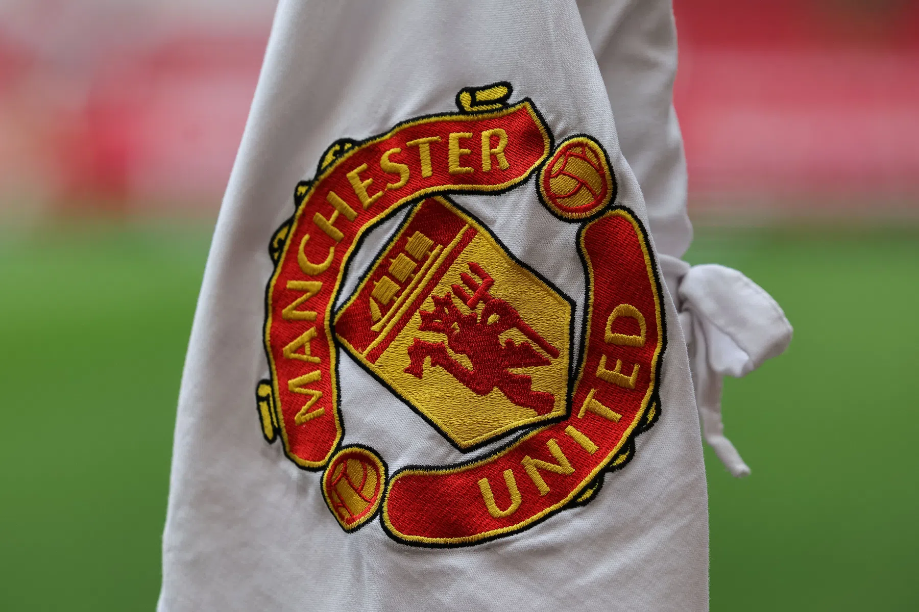 Manchester United are the main frontrunners for the new 1,00,000-seat stadium